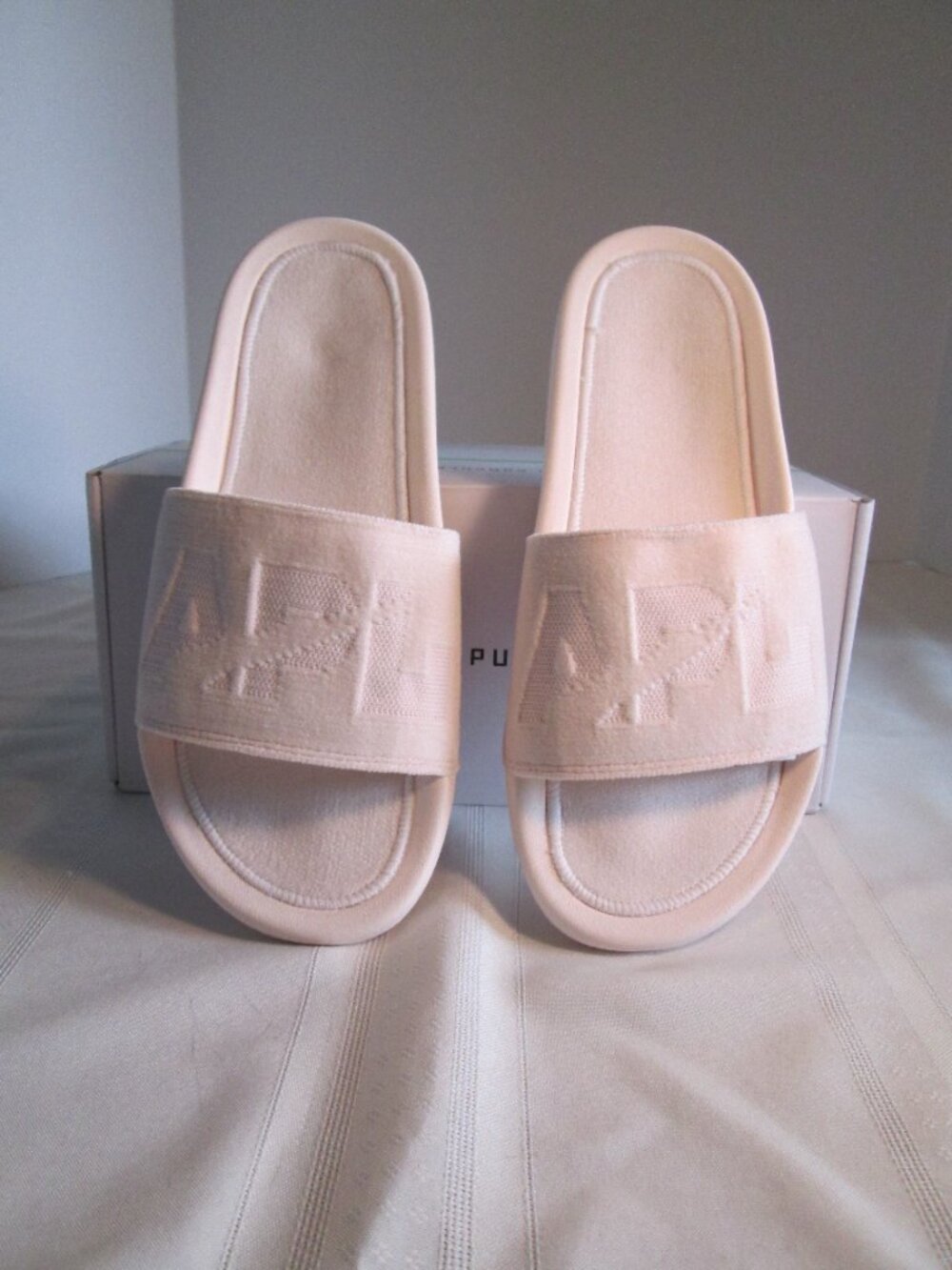 APL Techloom Velvet Slide Creme NIB Sz 9 - Picture 3 of 8